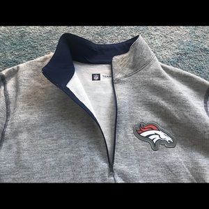 New with tags men’s Denver Broncos quarter zip!